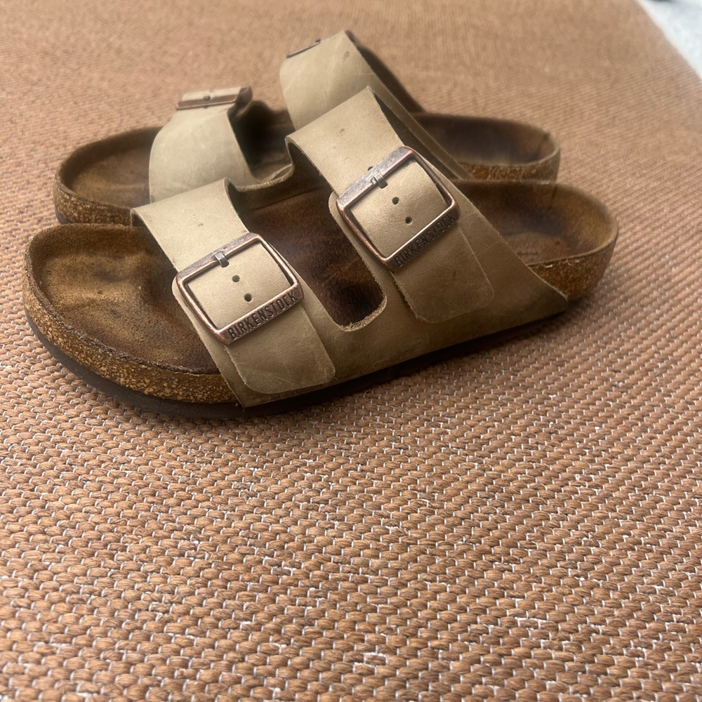 Birkenstock, Sandals, Unisex, Size 7,‎ Color Cream, Beach-Casual
